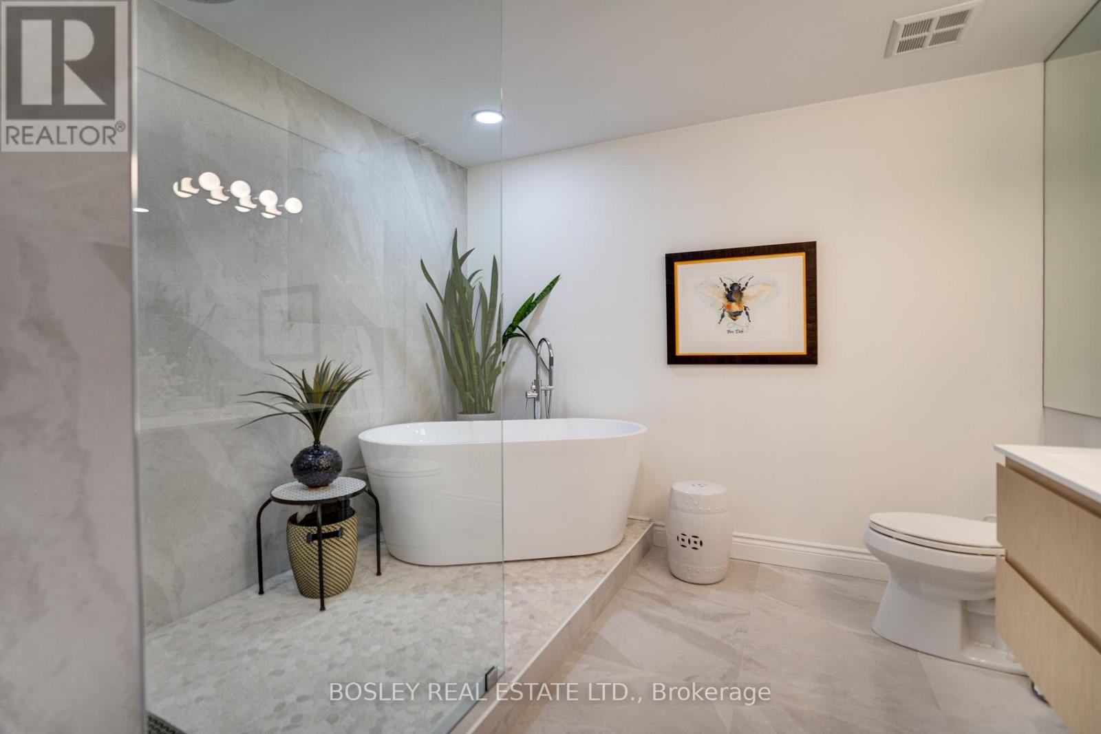 Ph08 - 5229 Dundas Street W, Toronto, Ontario  M6B 6L9 - Photo 19 - W12387473