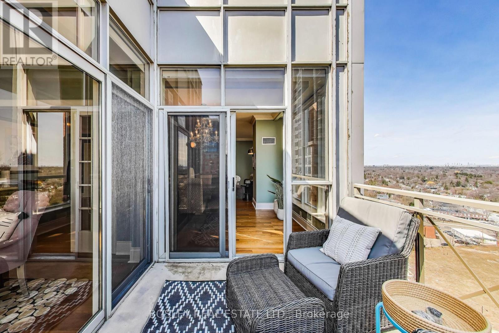 Ph08 - 5229 Dundas Street W, Toronto, Ontario  M6B 6L9 - Photo 37 - W12387473