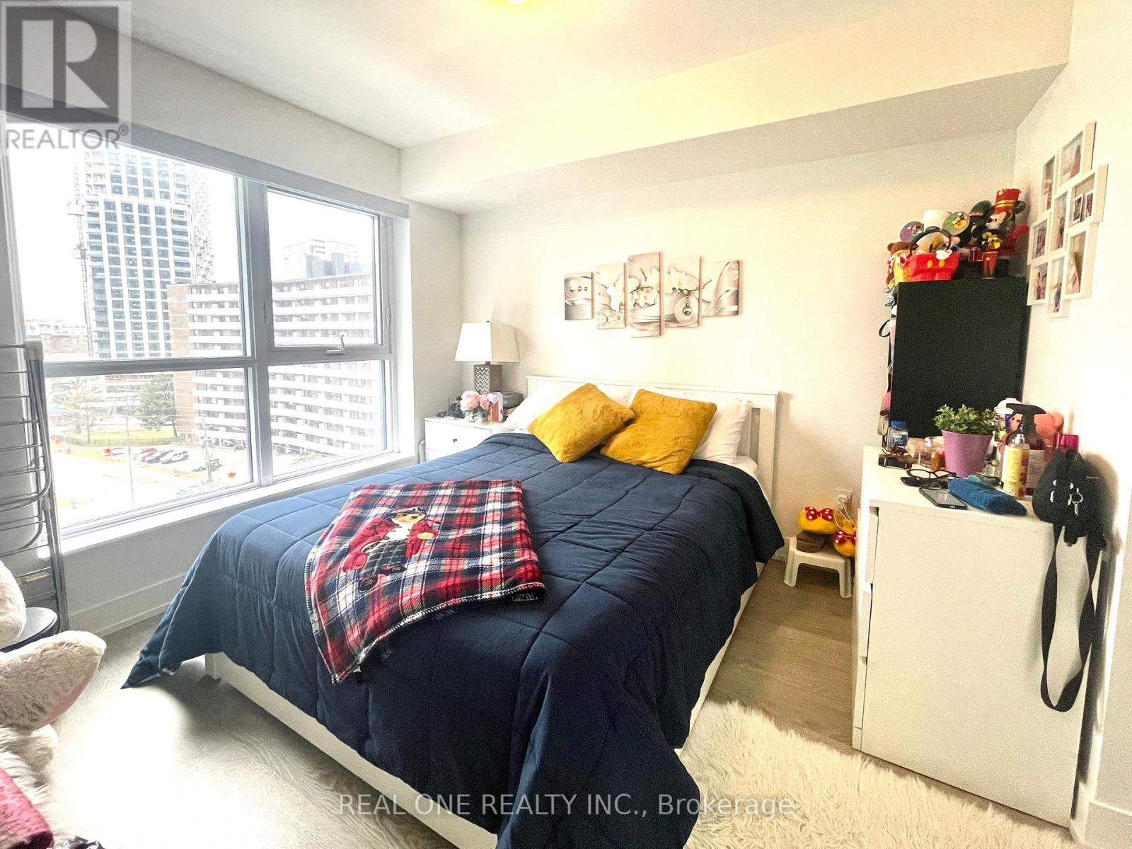 733 - 5 Mabelle Avenue, Toronto, Ontario  M9A 0C8 - Photo 13 - W12387481