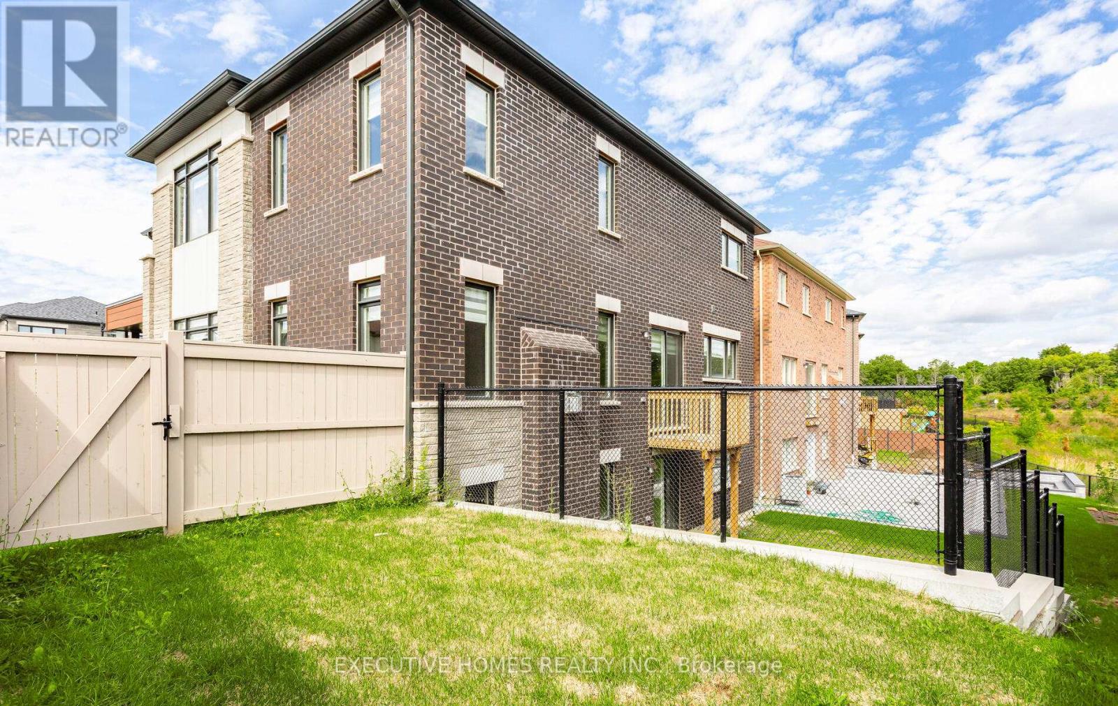 77 Pond View Gate, Hamilton, Ontario  L8B 2A1 - Photo 44 - X12387446