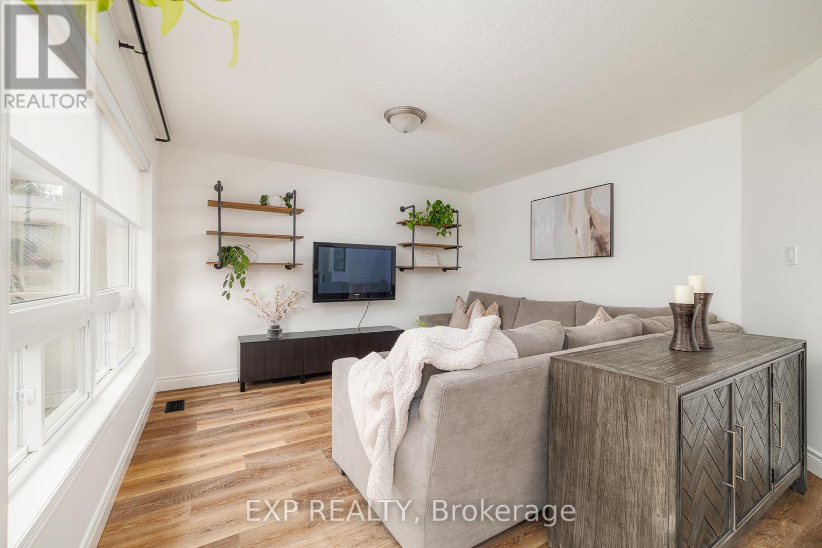 35 Hollinrake Avenue, Brantford, Ontario  N3T 0B6 - Photo 12 - X12387508
