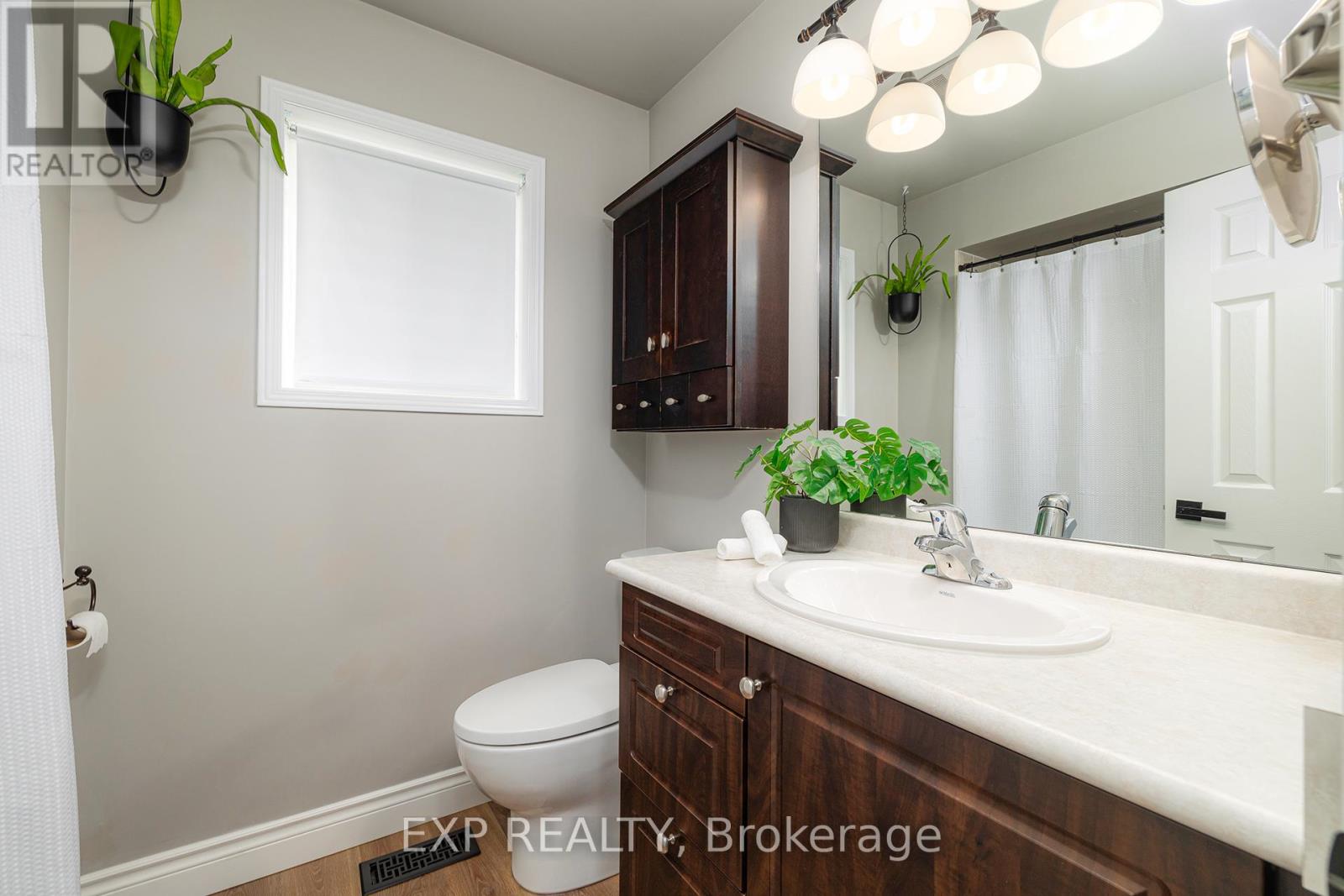 35 Hollinrake Avenue, Brantford, Ontario  N3T 0B6 - Photo 17 - X12387508