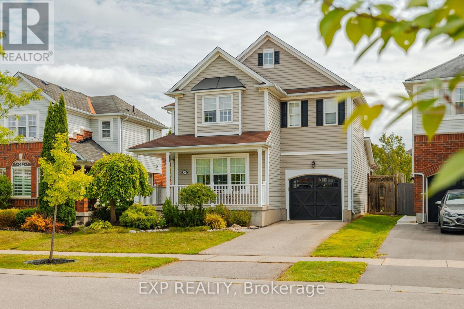 35 Hollinrake Avenue, Brantford, Ontario  N3T 0B6 - Photo 2 - X12387508