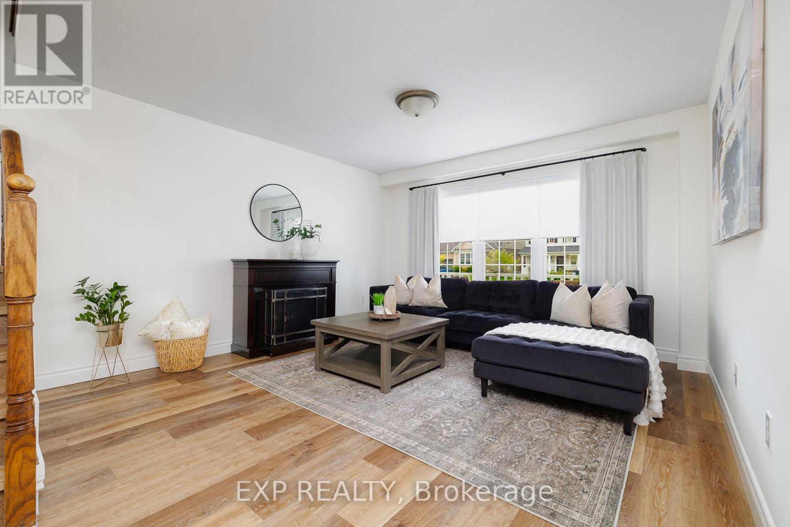 35 Hollinrake Avenue, Brantford, Ontario  N3T 0B6 - Photo 5 - X12387508