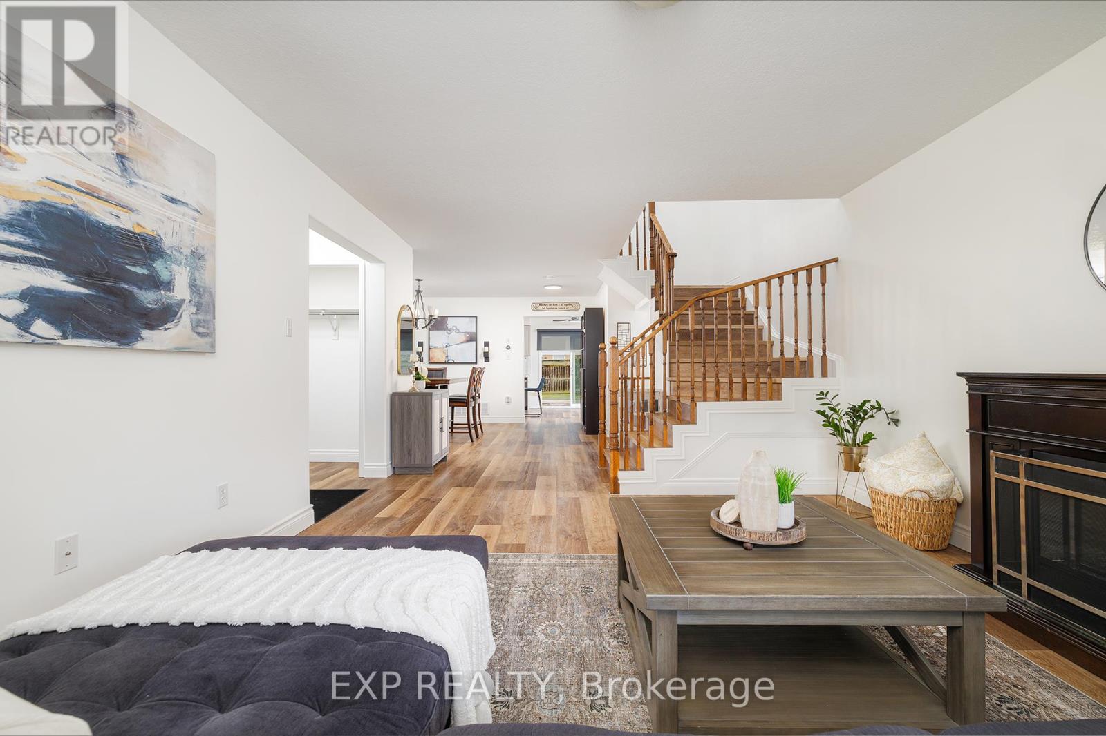 35 Hollinrake Avenue, Brantford, Ontario  N3T 0B6 - Photo 6 - X12387508