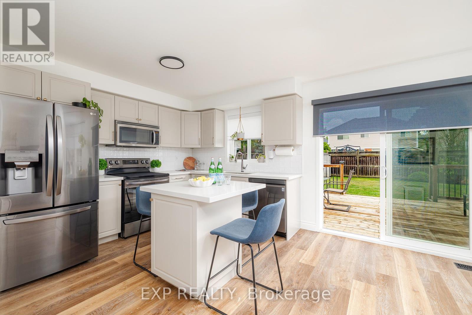 35 Hollinrake Avenue, Brantford, Ontario  N3T 0B6 - Photo 9 - X12387508
