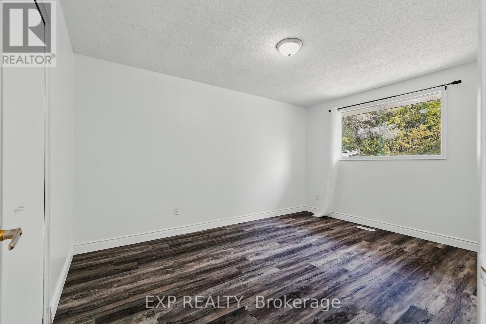 310 Southill Drive, Kitchener, Ontario  N2A 2R1 - Photo 9 - X12387510