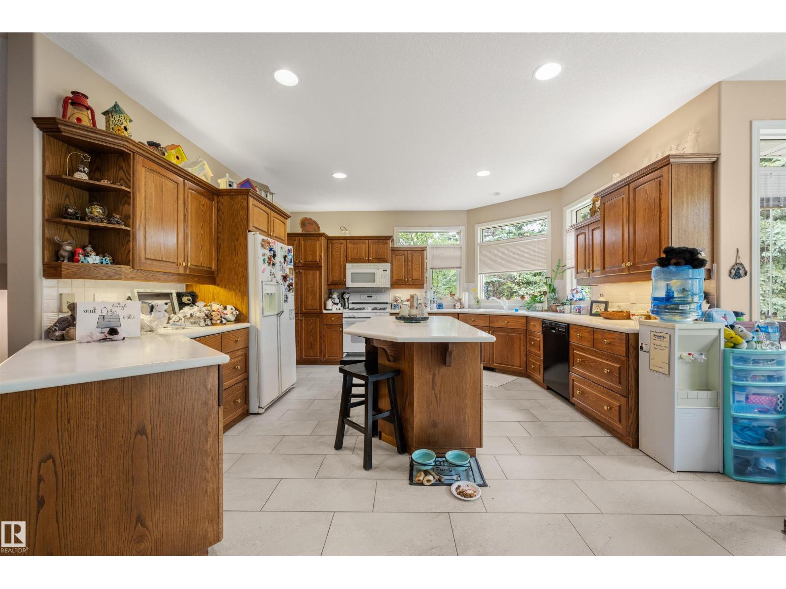 403 Twin Brooks Cr Nw, Edmonton, Alberta  T6J 6V2 - Photo 6 - E4456674