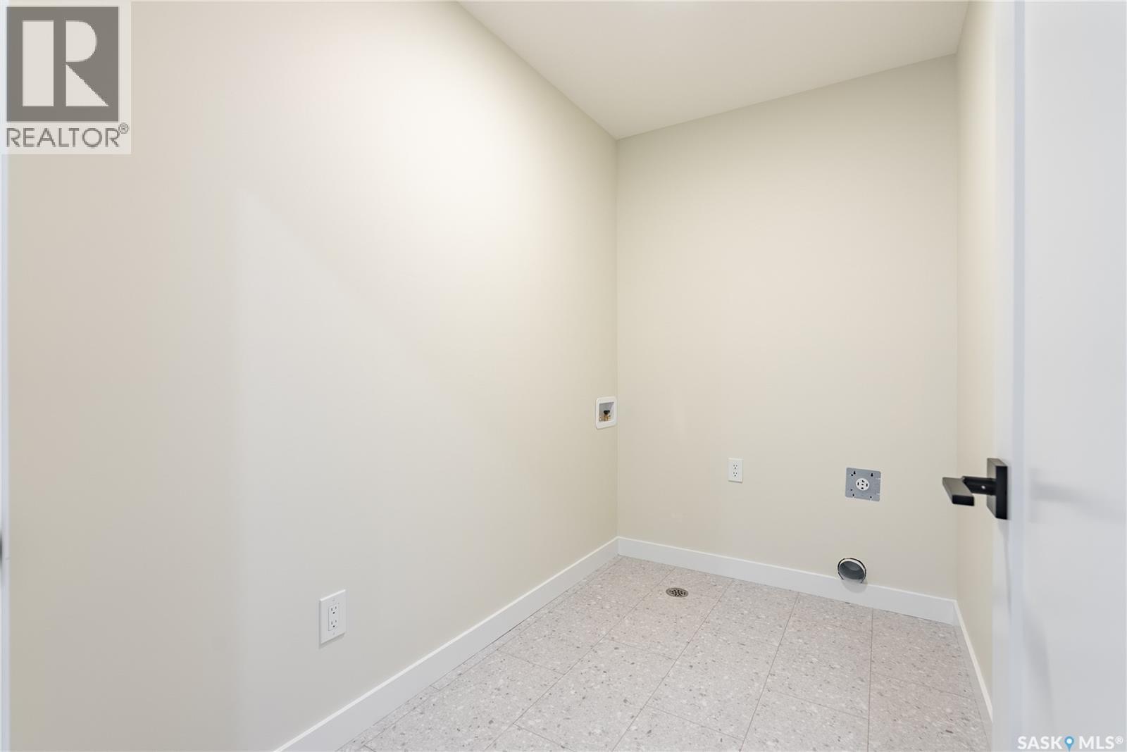 303 Asokan Street, Saskatoon, Saskatchewan  S7V 1S4 - Photo 27 - SK011963