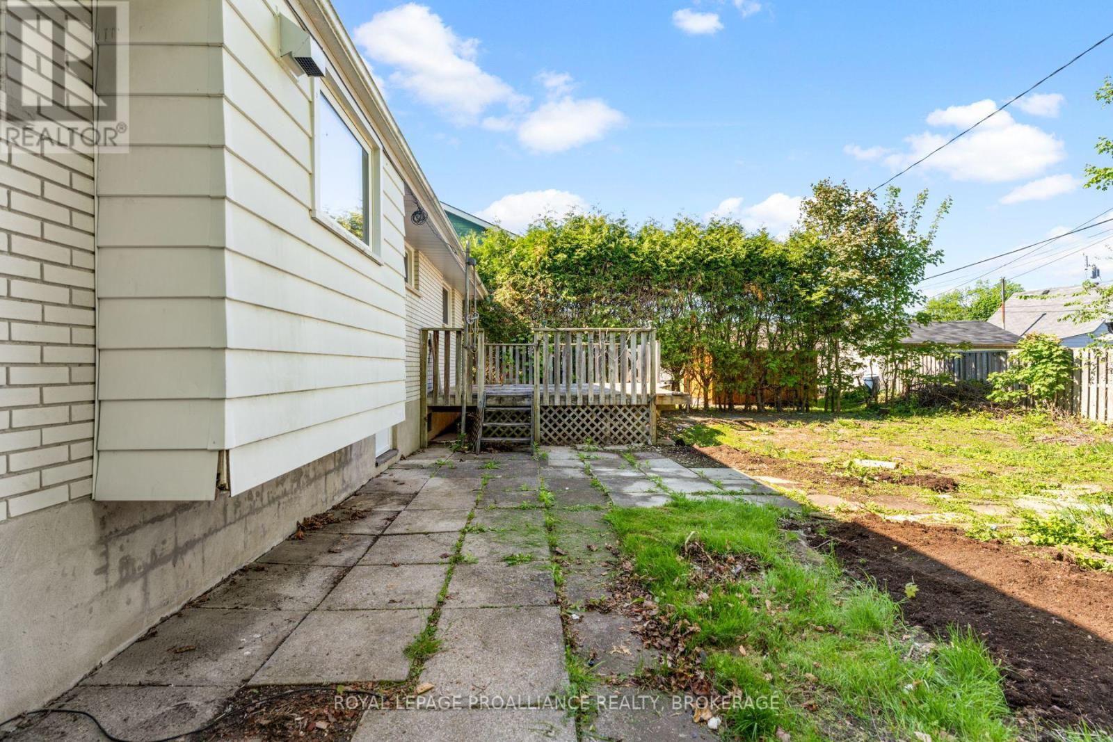 5 Armour Crescent, Quinte West (Trenton Ward), Ontario  K8V 2V9 - Photo 33 - X12387617