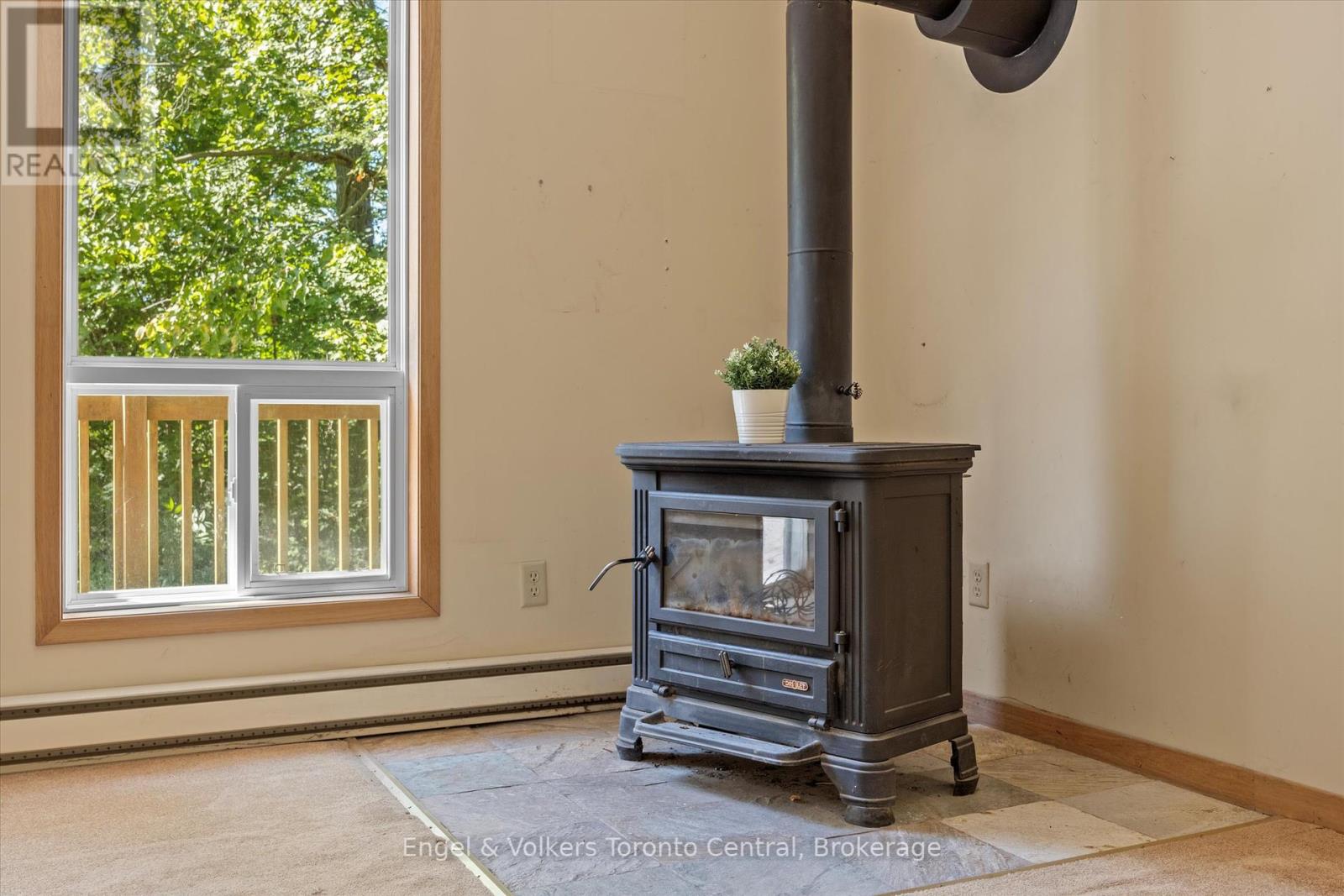 13 Hickory Crescent, Seguin, Ontario  P0C 1J0 - Photo 14 - X12387565