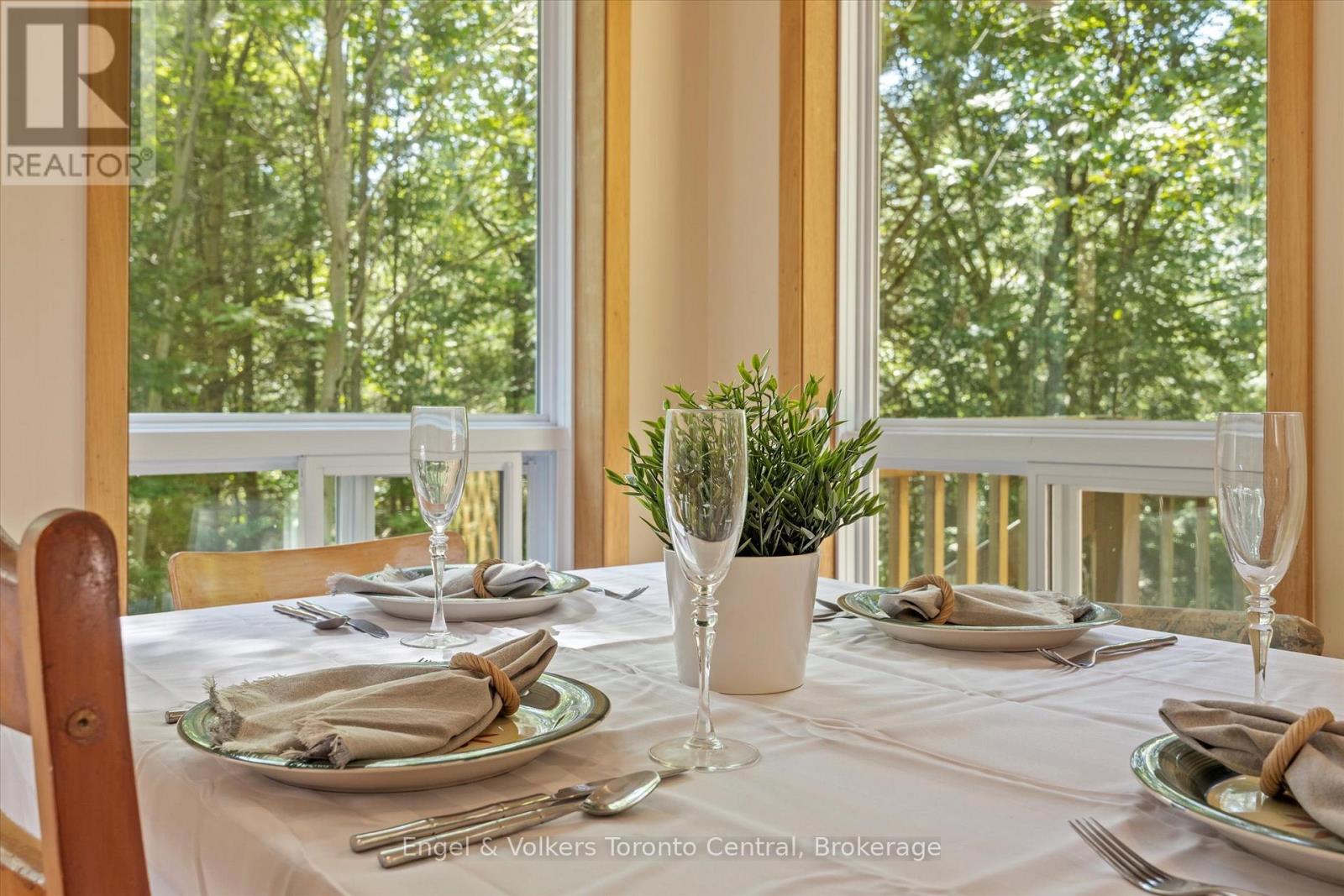 13 Hickory Crescent, Seguin, Ontario  P0C 1J0 - Photo 15 - X12387565
