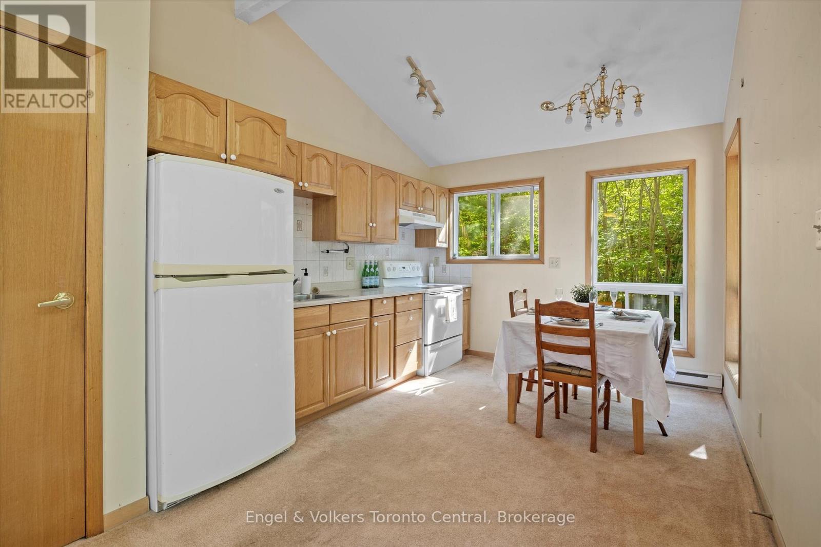 13 Hickory Crescent, Seguin, Ontario  P0C 1J0 - Photo 18 - X12387565