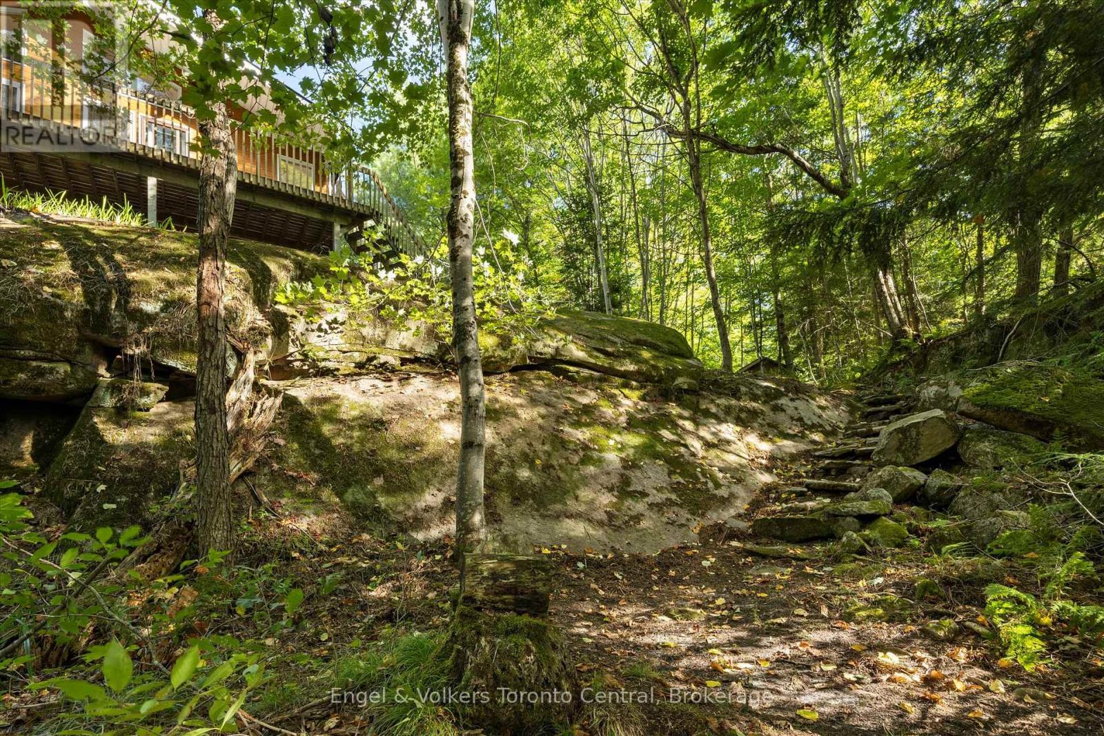 13 Hickory Crescent, Seguin, Ontario  P0C 1J0 - Photo 36 - X12387565