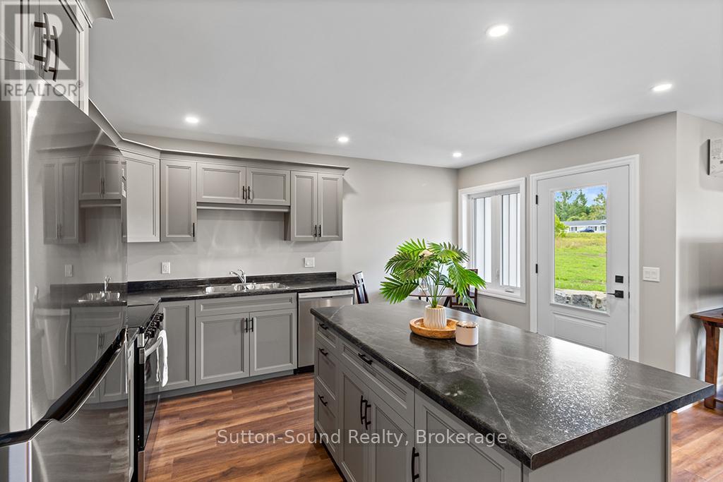 3 - 18 Maple Golf Crescent, Northern Bruce Peninsula, Ontario  N0H 2R0 - Photo 23 - X12387577