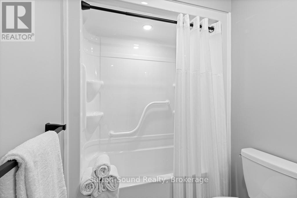 4 - 18 Maple Golf Crescent, Northern Bruce Peninsula, Ontario  N0H 2R0 - Photo 17 - X12387591