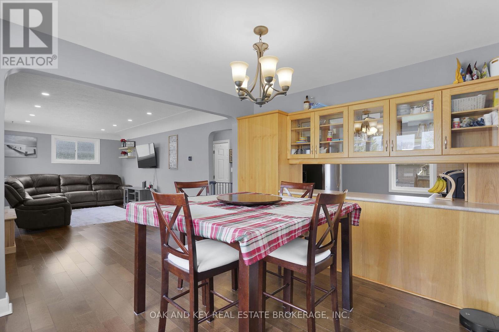 216 Vancouver Street, London East, Ontario  N5W 4R8 - Photo 11 - X12387567