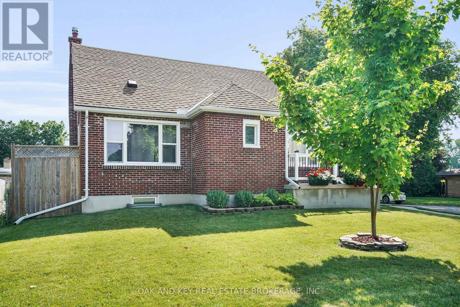 216 Vancouver Street, London East, Ontario  N5W 4R8 - Photo 3 - X12387567
