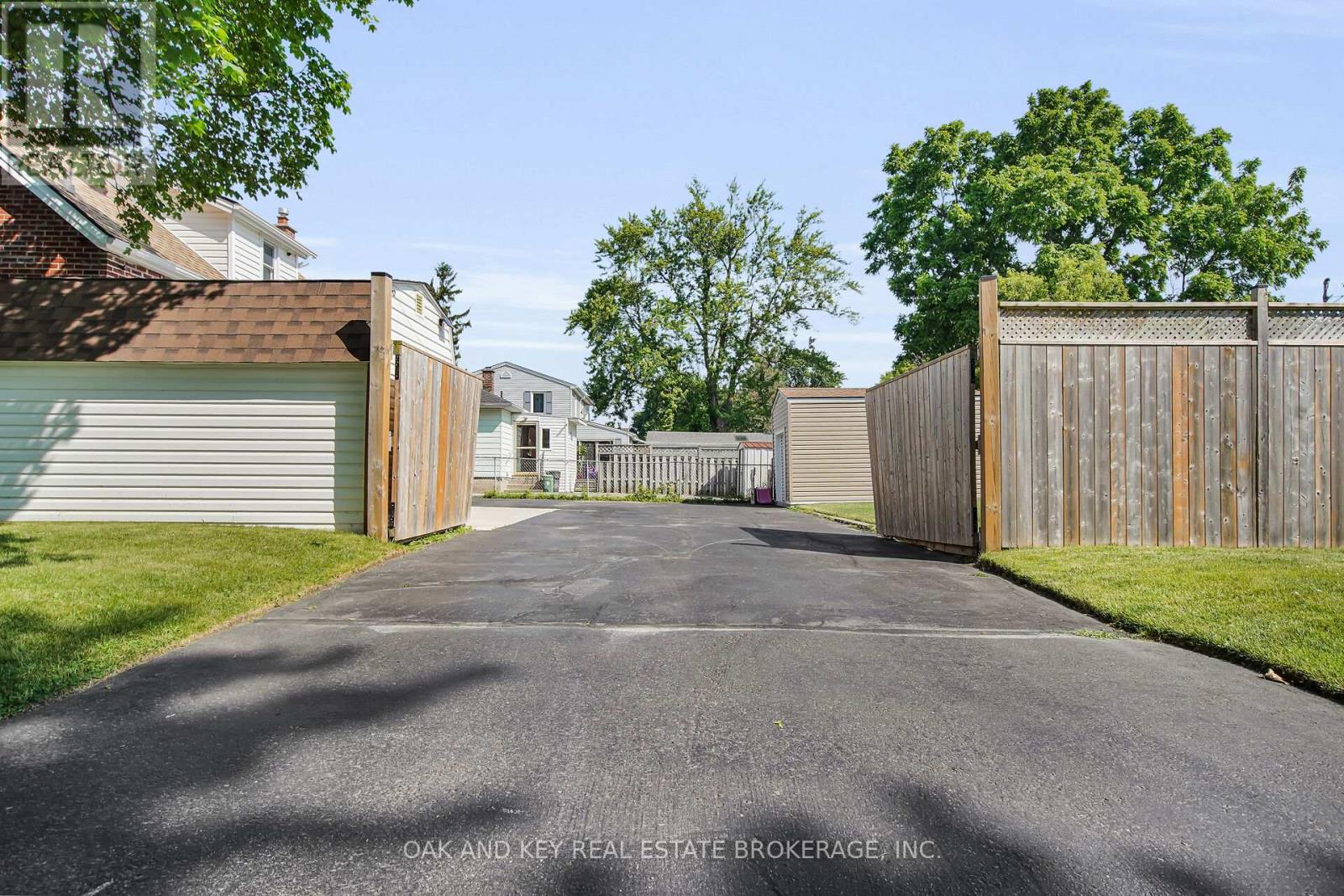 216 Vancouver Street, London East, Ontario  N5W 4R8 - Photo 35 - X12387567