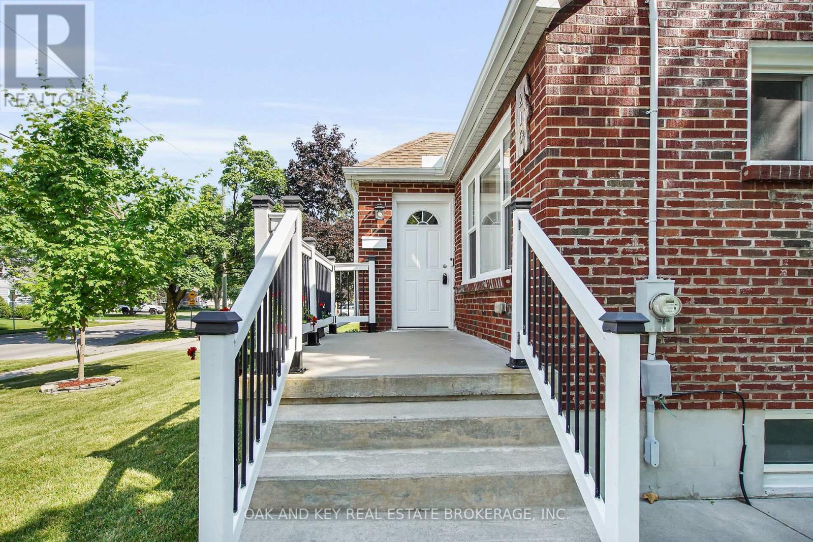 216 Vancouver Street, London East, Ontario  N5W 4R8 - Photo 4 - X12387567
