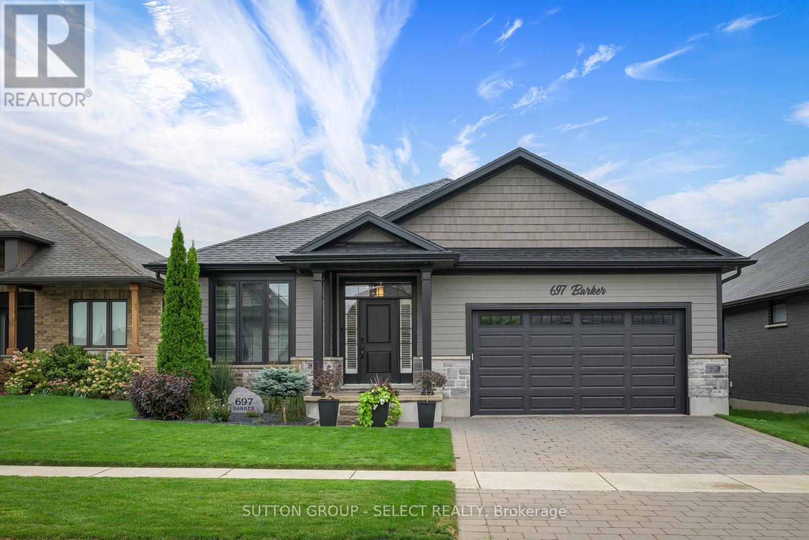 697 Barker Street, Strathroy-Caradoc, Ontario  N0L 1W0 - Photo 1 - X12387598