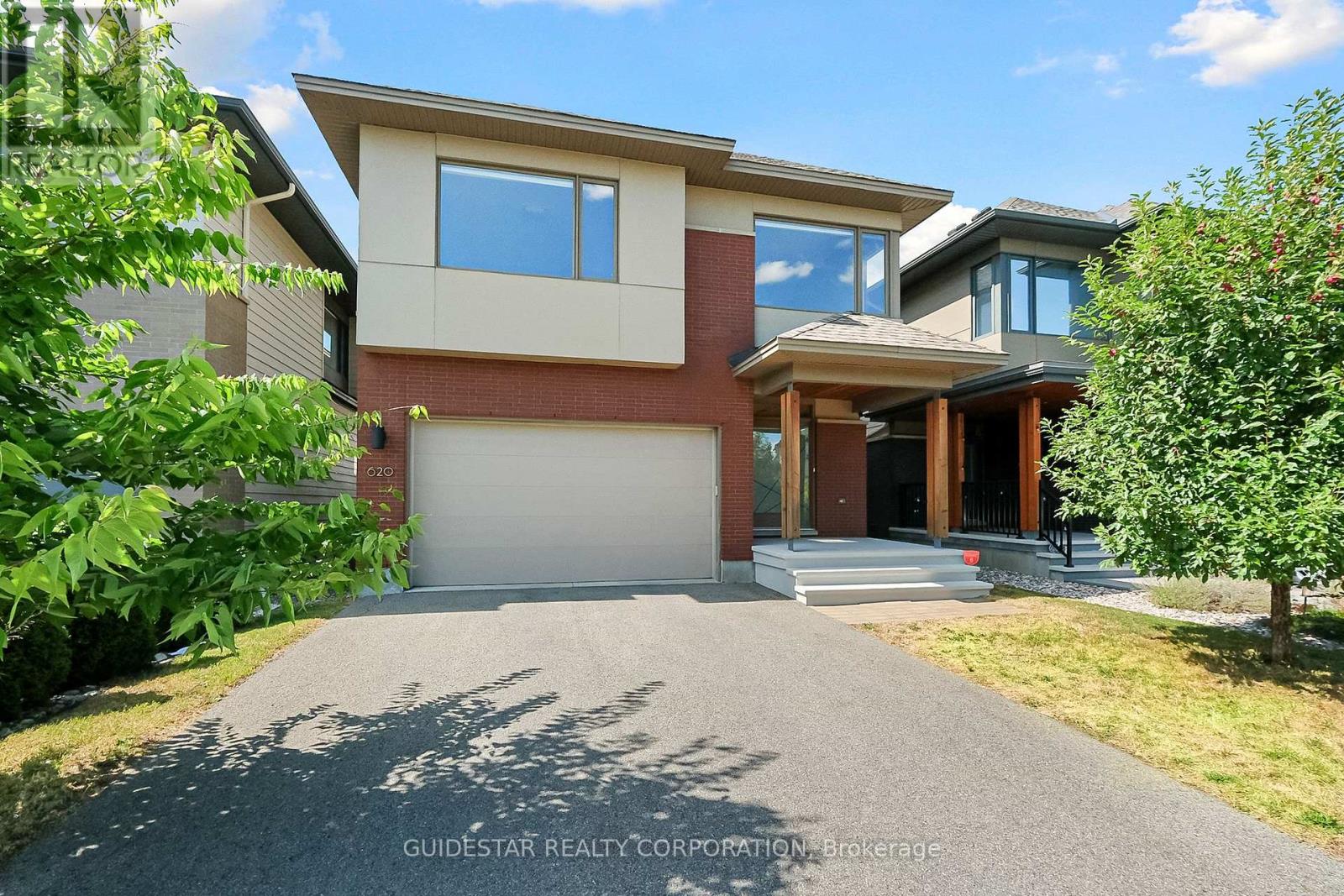 Property at 620 BRIDLEGLEN CRESCENT image 2