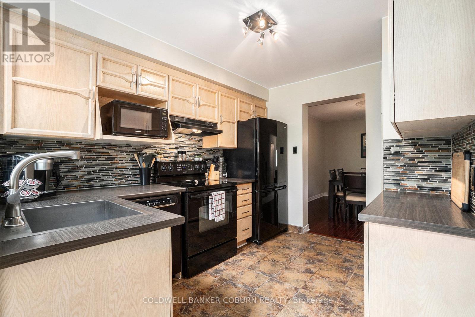 52 Blackdome Crescent, Ottawa, Ontario  K2T 1A9 - Photo 13 - X12387564
