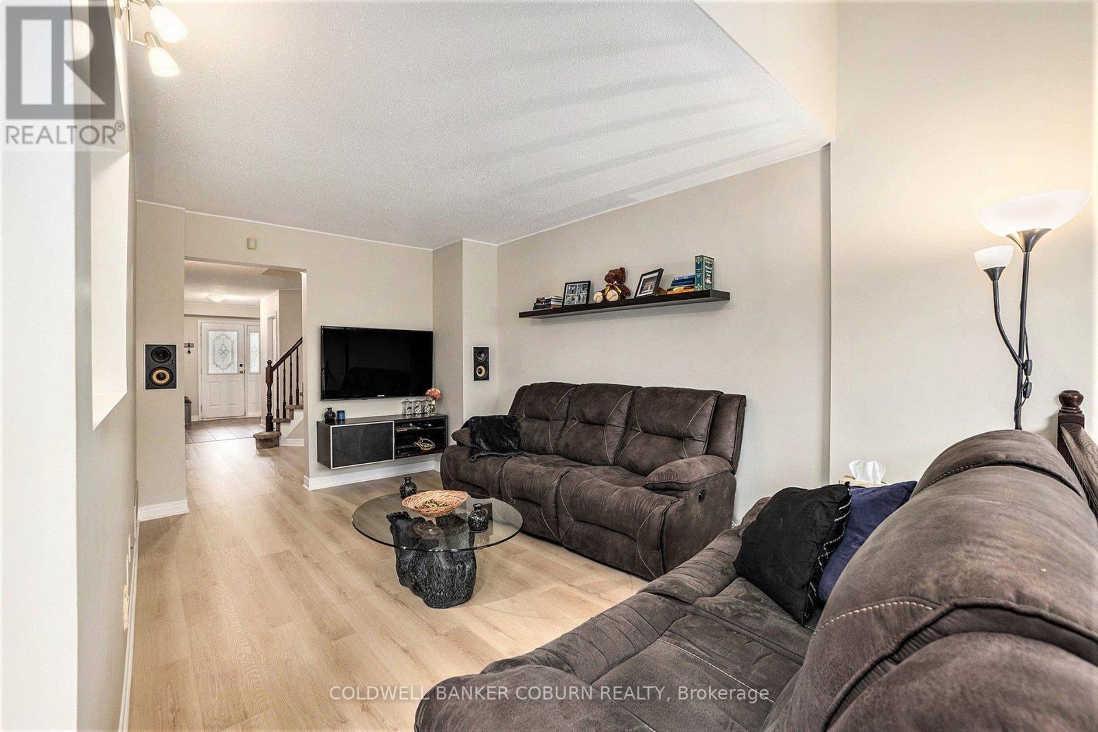 52 Blackdome Crescent, Ottawa, Ontario  K2T 1A9 - Photo 15 - X12387564
