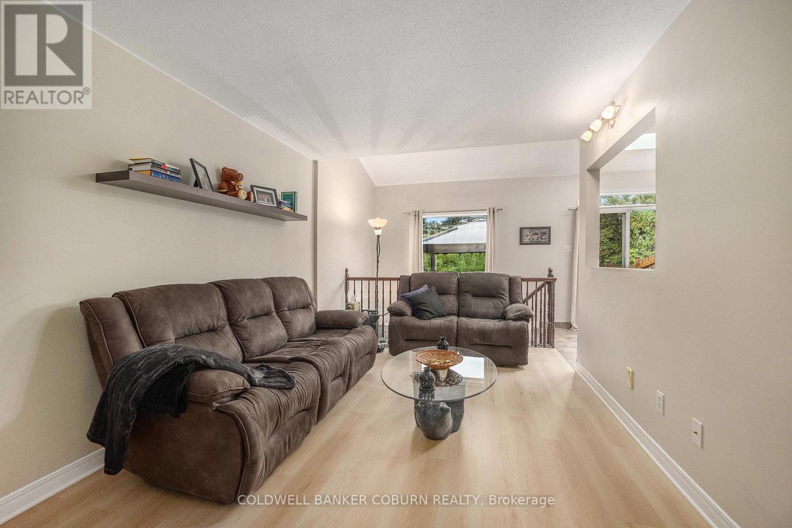 52 Blackdome Crescent, Ottawa, Ontario  K2T 1A9 - Photo 16 - X12387564