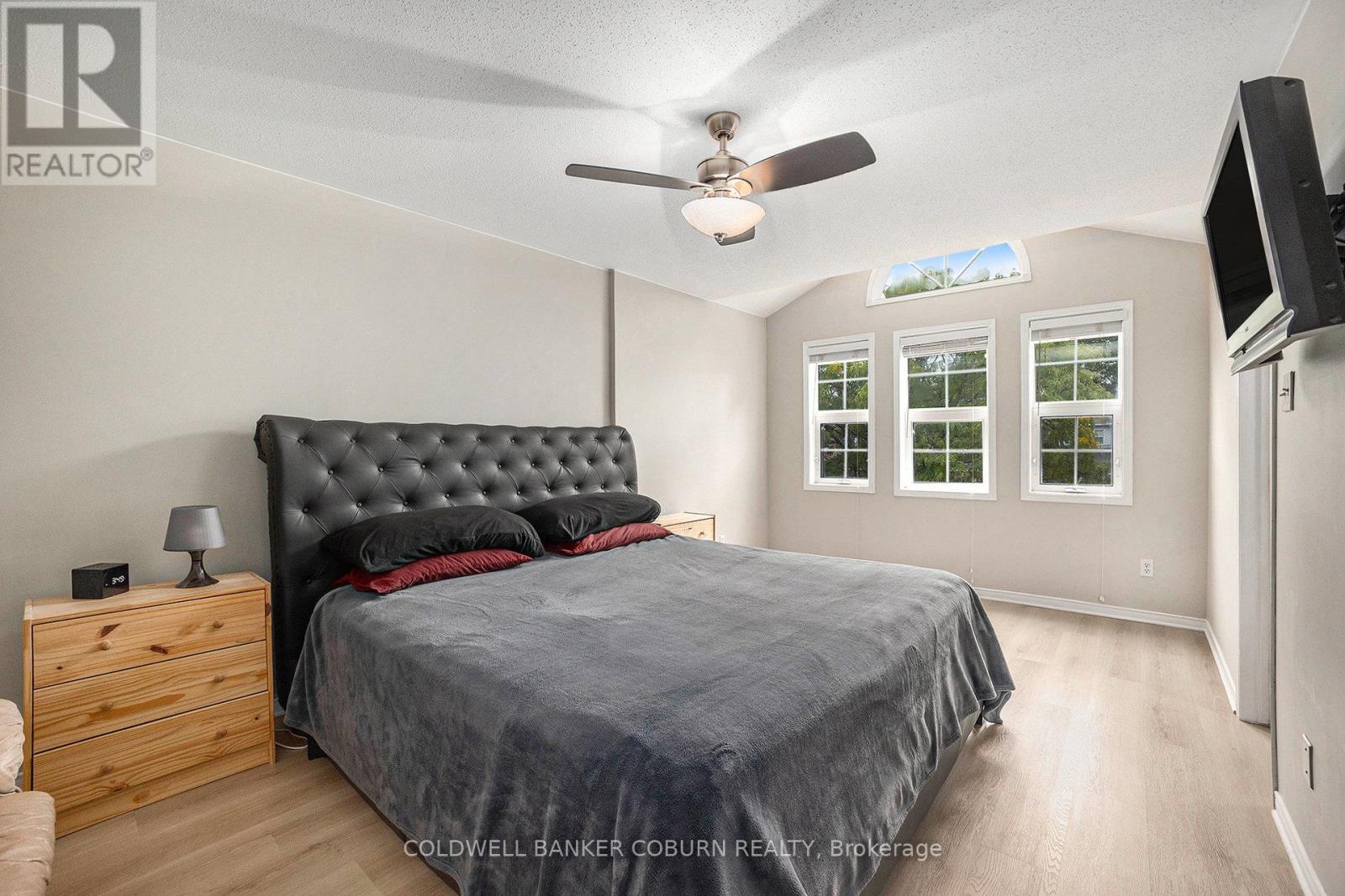 52 Blackdome Crescent, Ottawa, Ontario  K2T 1A9 - Photo 19 - X12387564