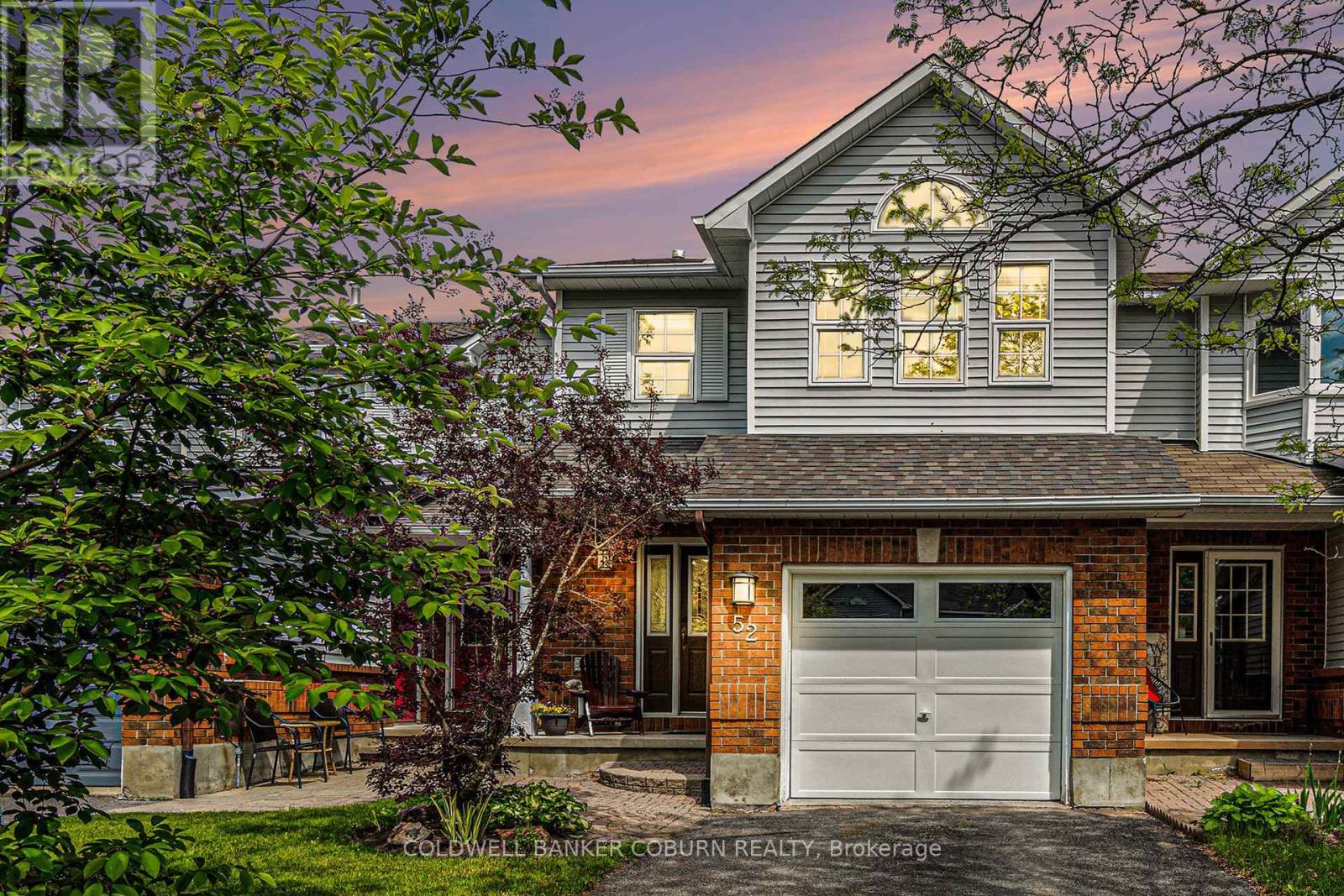 52 Blackdome Crescent, Ottawa, Ontario  K2T 1A9 - Photo 2 - X12387564
