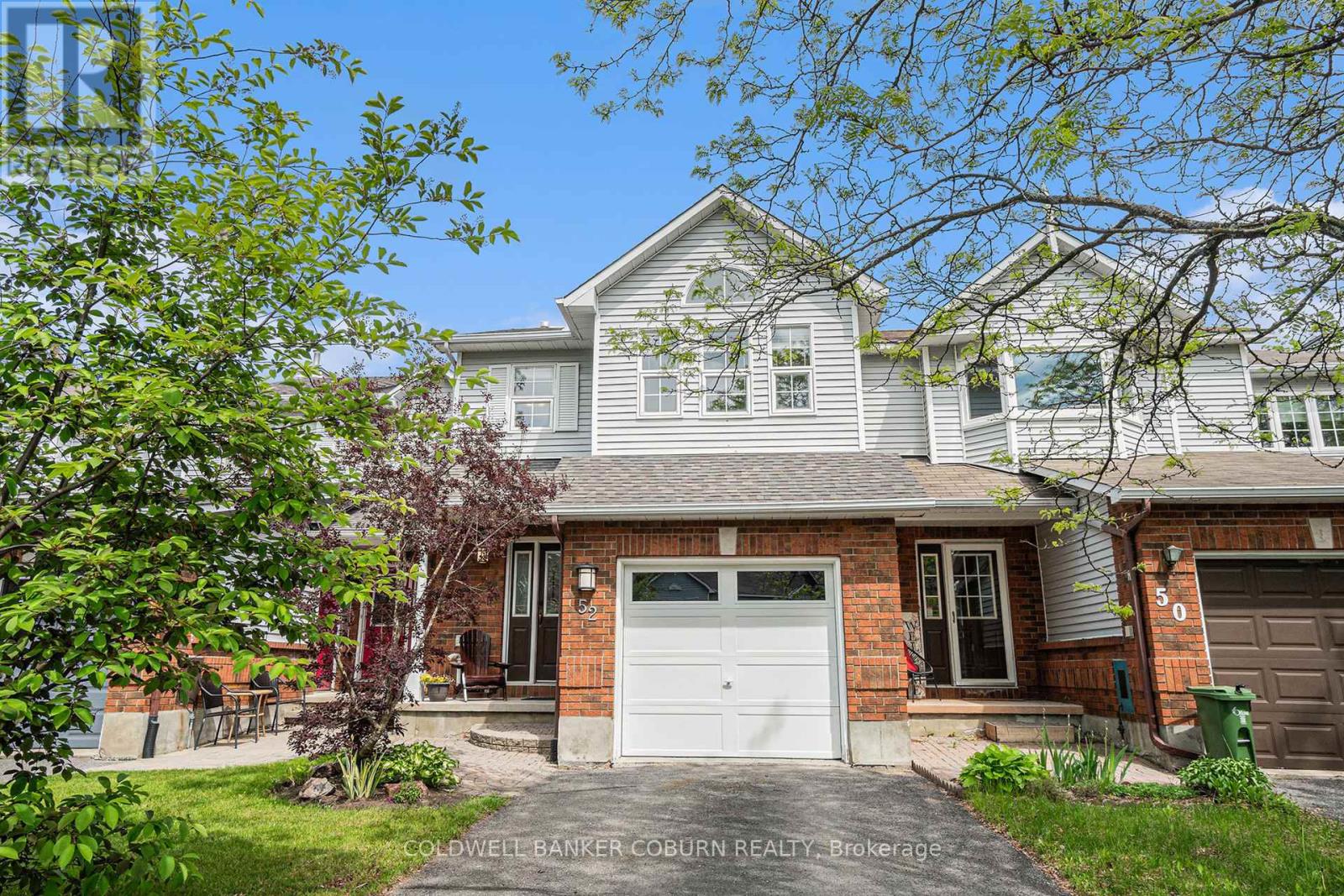 52 Blackdome Crescent, Ottawa, Ontario  K2T 1A9 - Photo 3 - X12387564