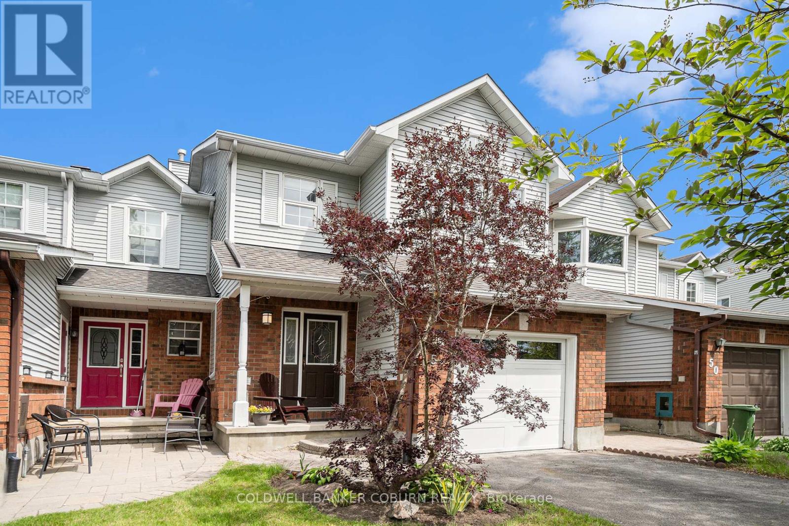 52 Blackdome Crescent, Ottawa, Ontario  K2T 1A9 - Photo 4 - X12387564