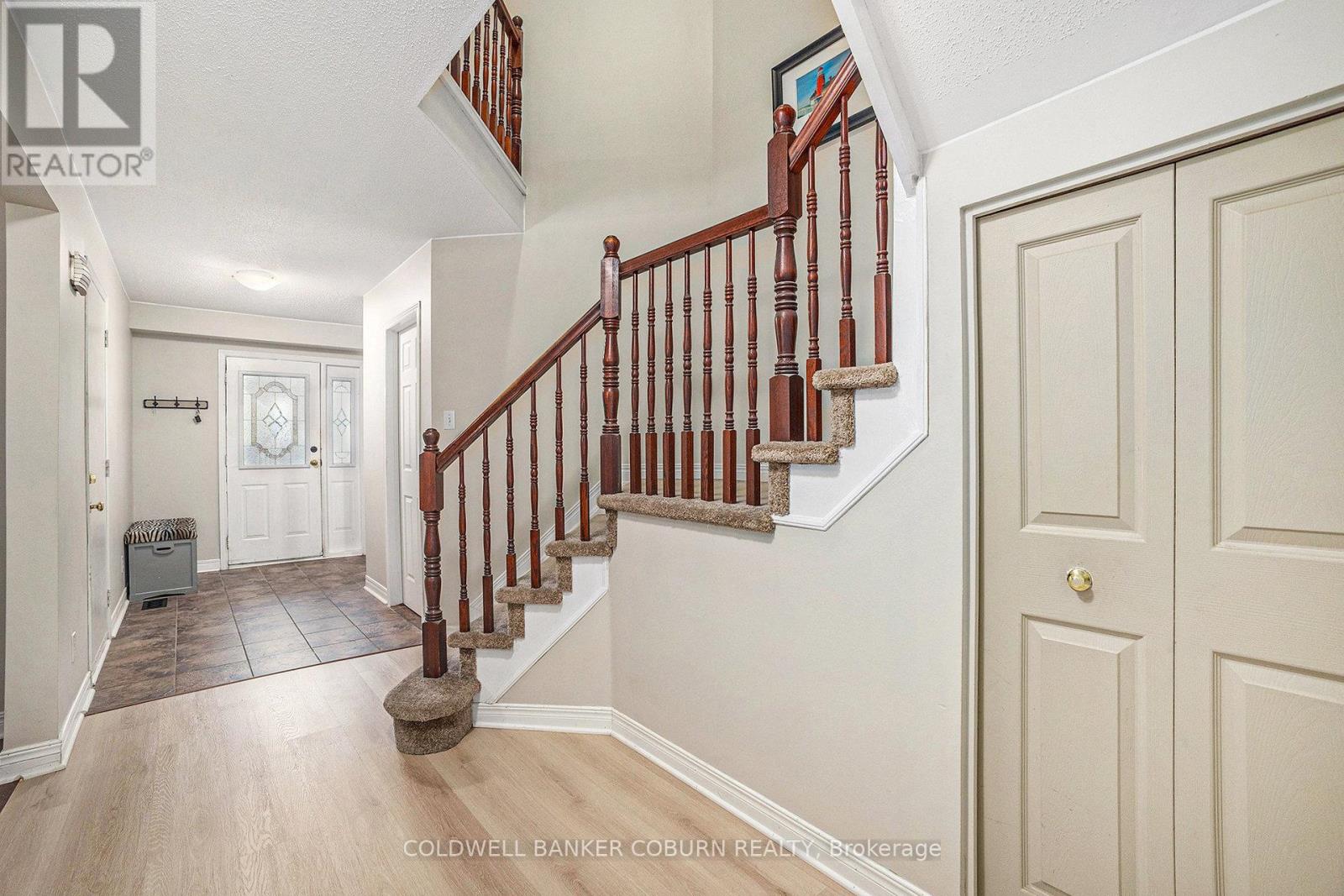 52 Blackdome Crescent, Ottawa, Ontario  K2T 1A9 - Photo 5 - X12387564