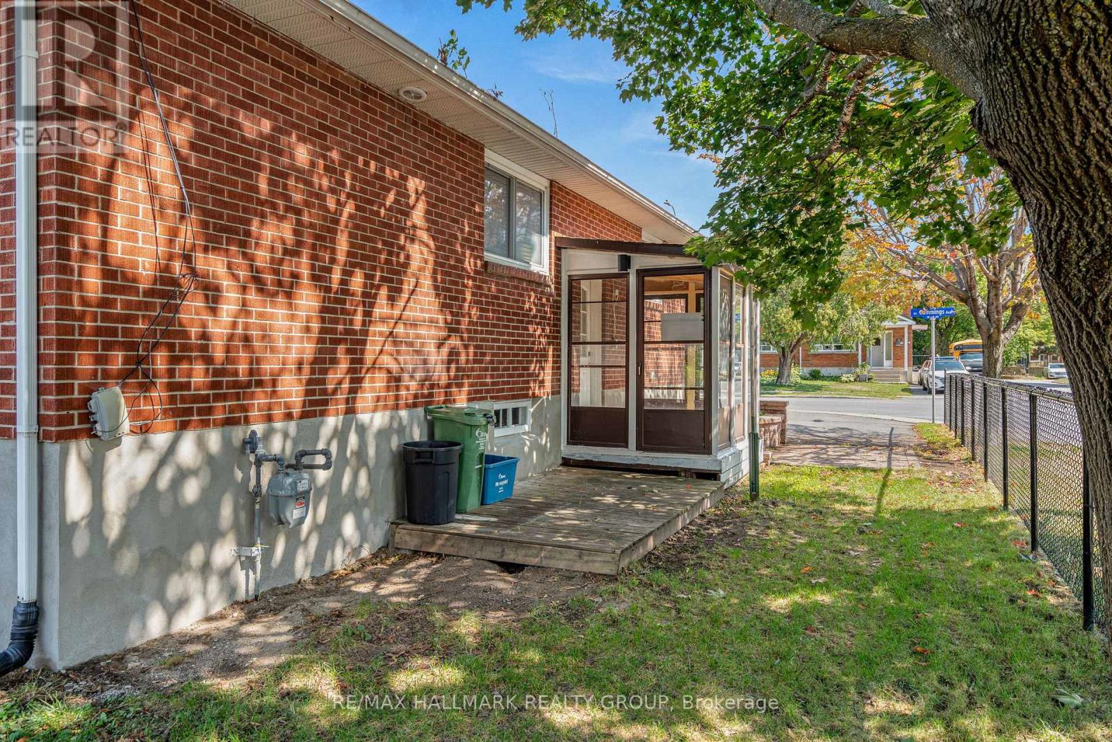 756 Cummings Avenue, Ottawa, Ontario  K1K 2L1 - Photo 24 - X12387588