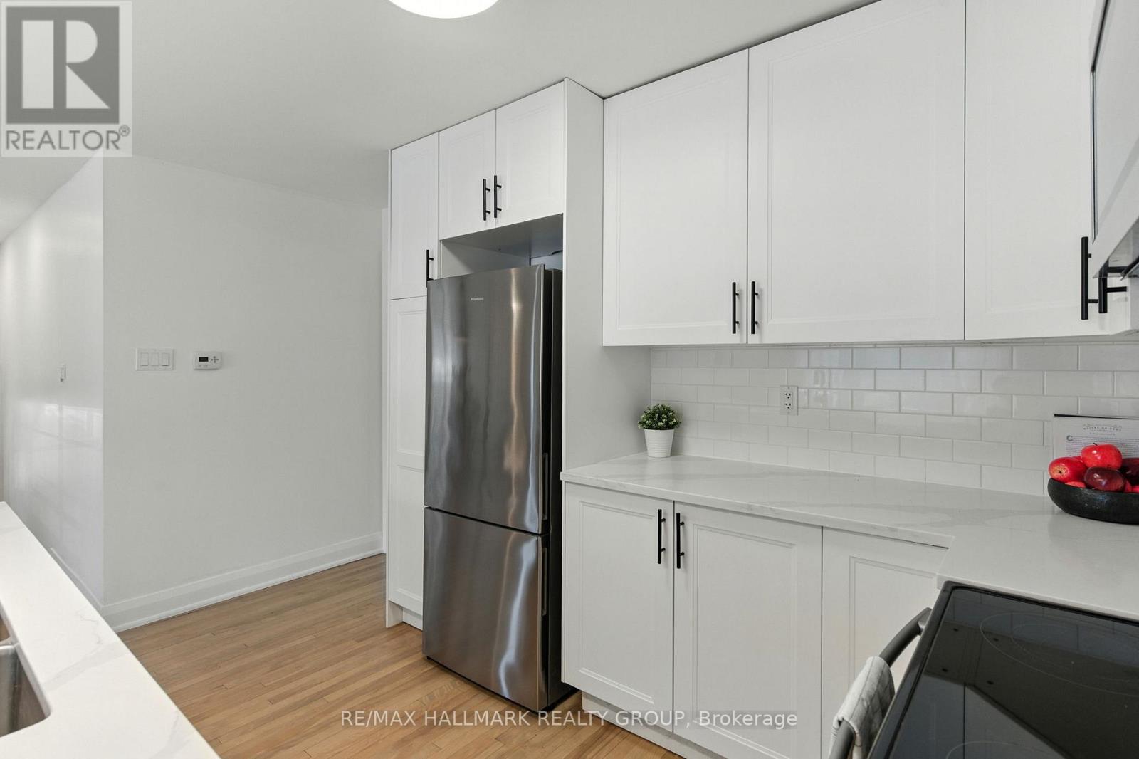 756 Cummings Avenue, Ottawa, Ontario  K1K 2L1 - Photo 9 - X12387588
