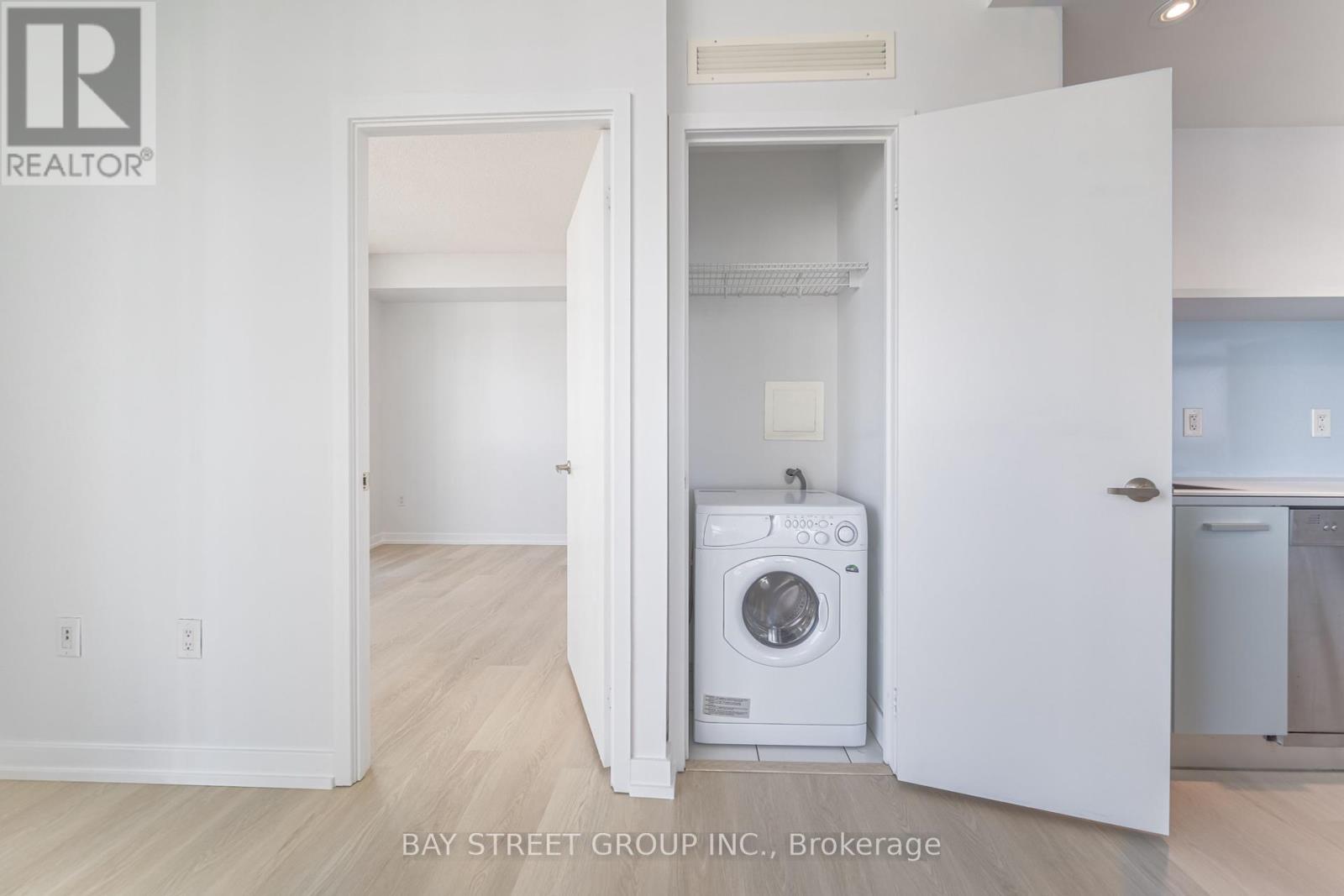 2807 - 38 Dan Leckie Way, Toronto, Ontario  M5V 2V6 - Photo 12 - C12382749