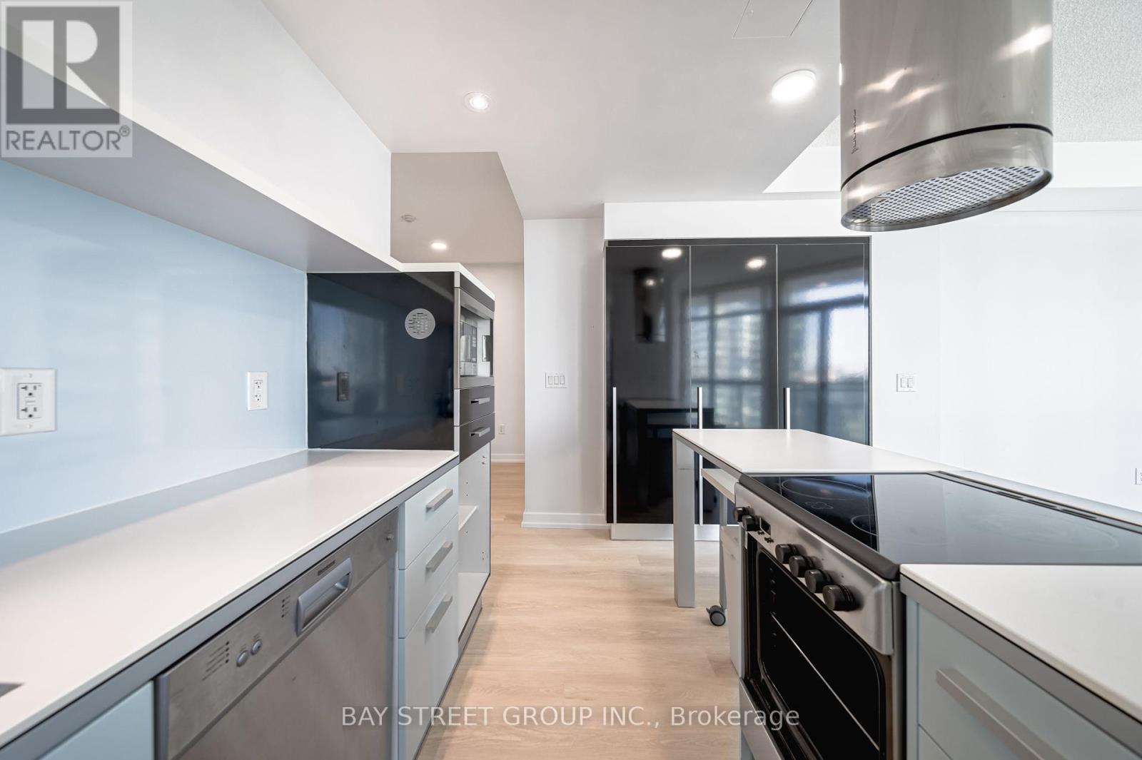 2807 - 38 Dan Leckie Way, Toronto, Ontario  M5V 2V6 - Photo 11 - C12382749