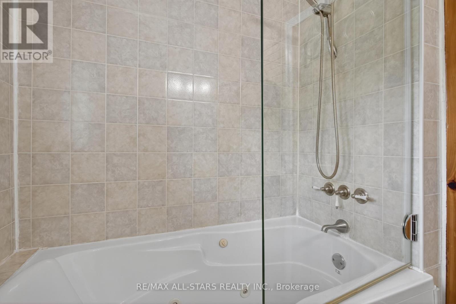 27 Cedarplank Road, Kawartha Lakes, Ontario  K0M 1N0 - Photo 25 - X12387613