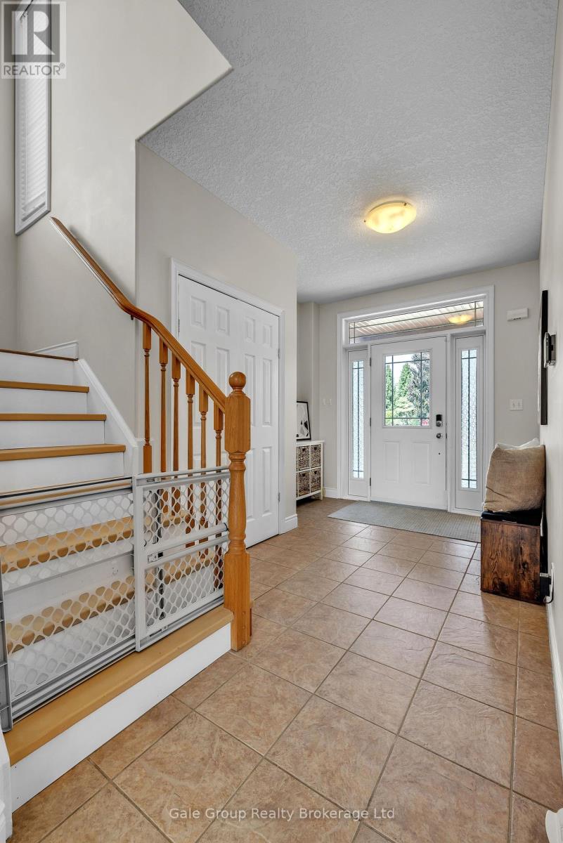 10 Westview Court, Woodstock, Ontario  N4T 0B8 - Photo 4 - X12387582