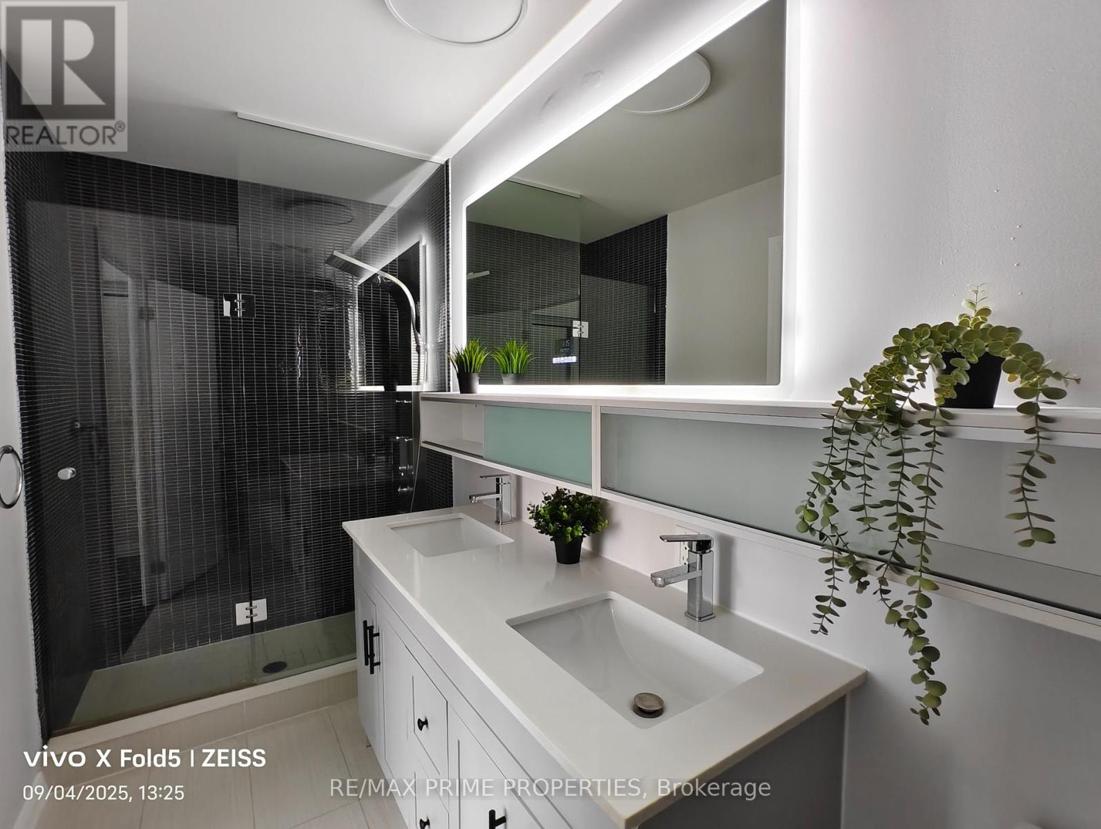 1823 - 111 Elizabeth Street, Toronto, Ontario  M5G 1P7 - Photo 11 - C12387575
