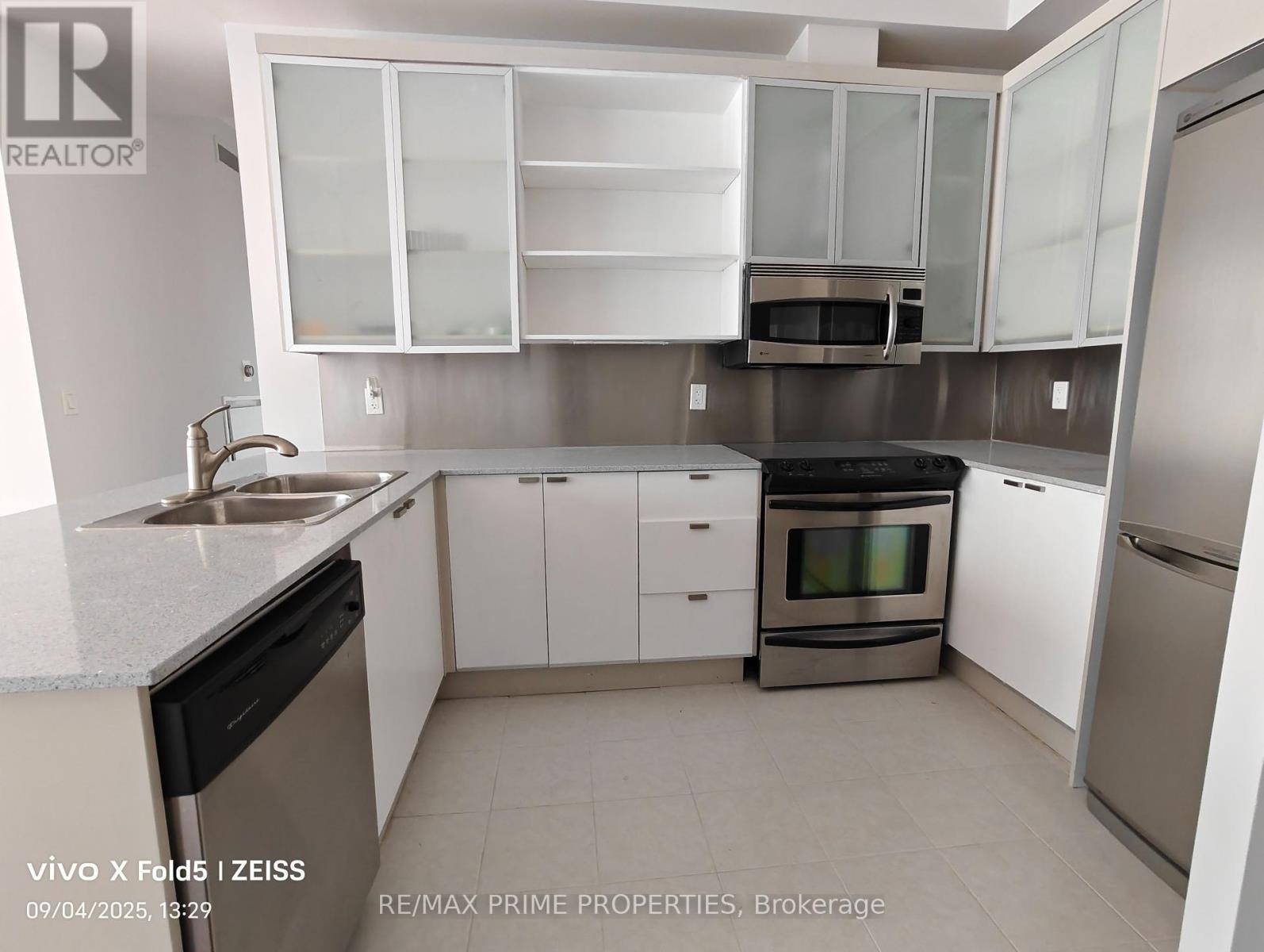 1823 - 111 Elizabeth Street, Toronto, Ontario  M5G 1P7 - Photo 19 - C12387575