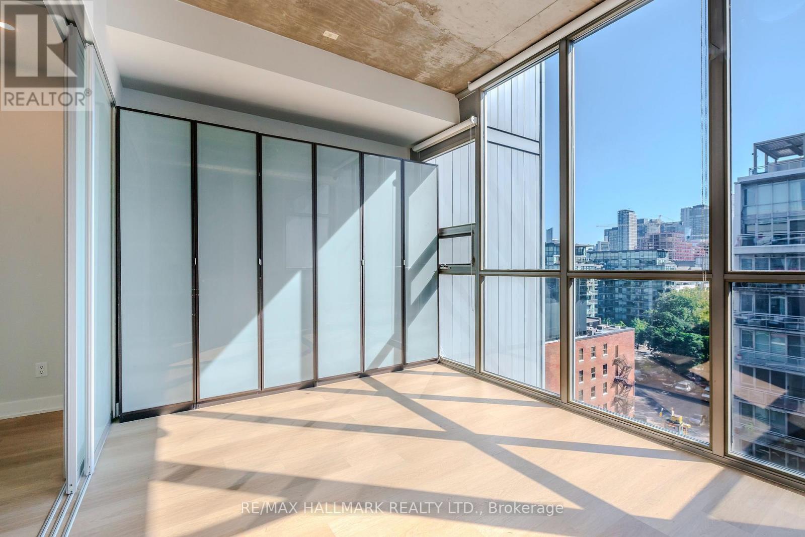 910 - 60 Bathurst Street, Toronto, Ontario  M5V 2P4 - Photo 12 - C12387595