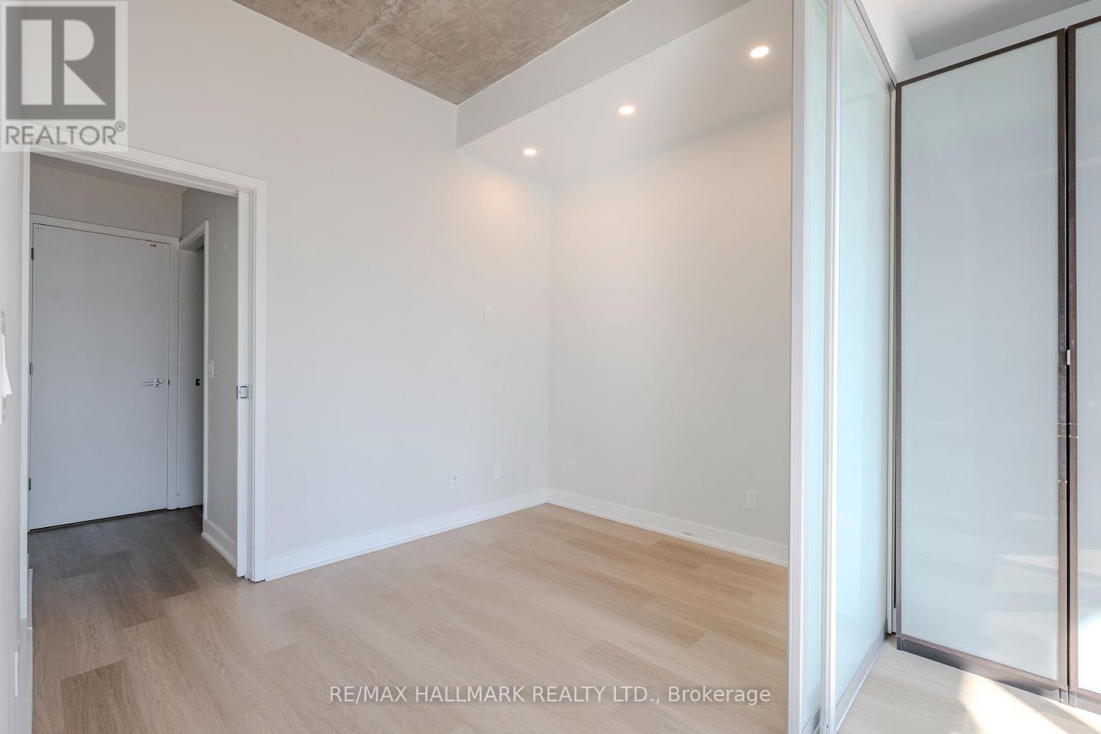 910 - 60 Bathurst Street, Toronto, Ontario  M5V 2P4 - Photo 19 - C12387595
