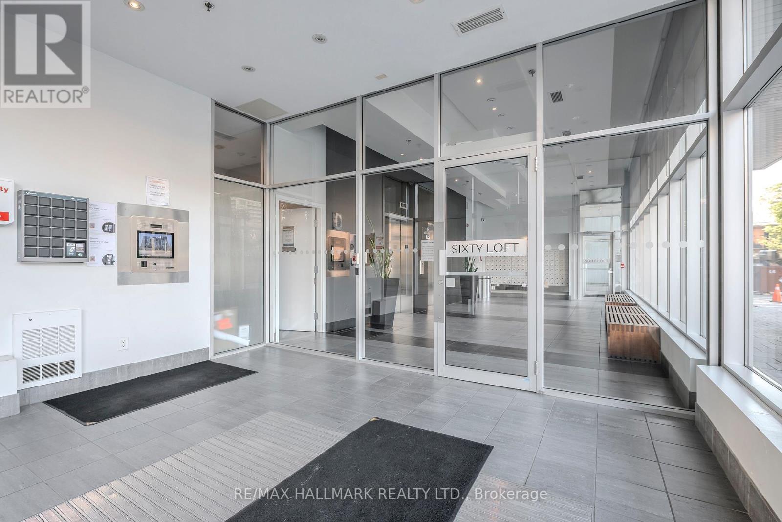 910 - 60 Bathurst Street, Toronto, Ontario  M5V 2P4 - Photo 39 - C12387595