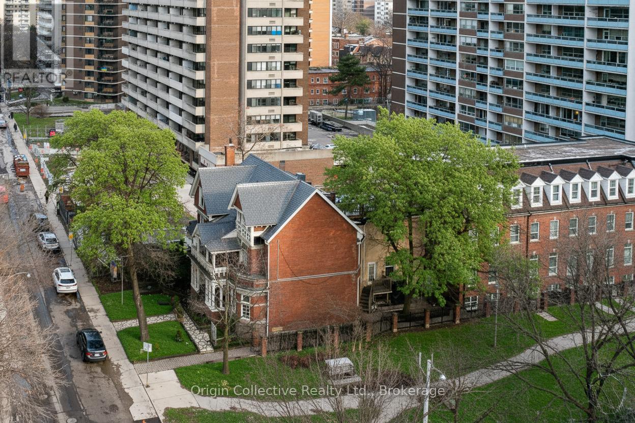 1 - 17 Isabella Street, Toronto, Ontario  M4Y 1M7 - Photo 2 - C12387630