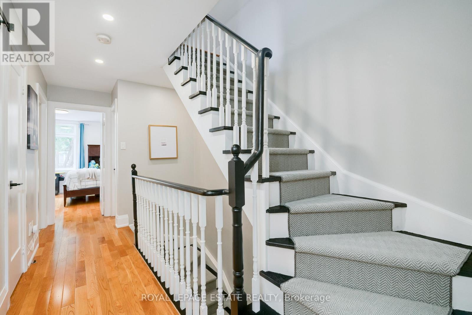 18 Bastedo Avenue, Toronto, Ontario  M4C 3M7 - Photo 14 - E12387599