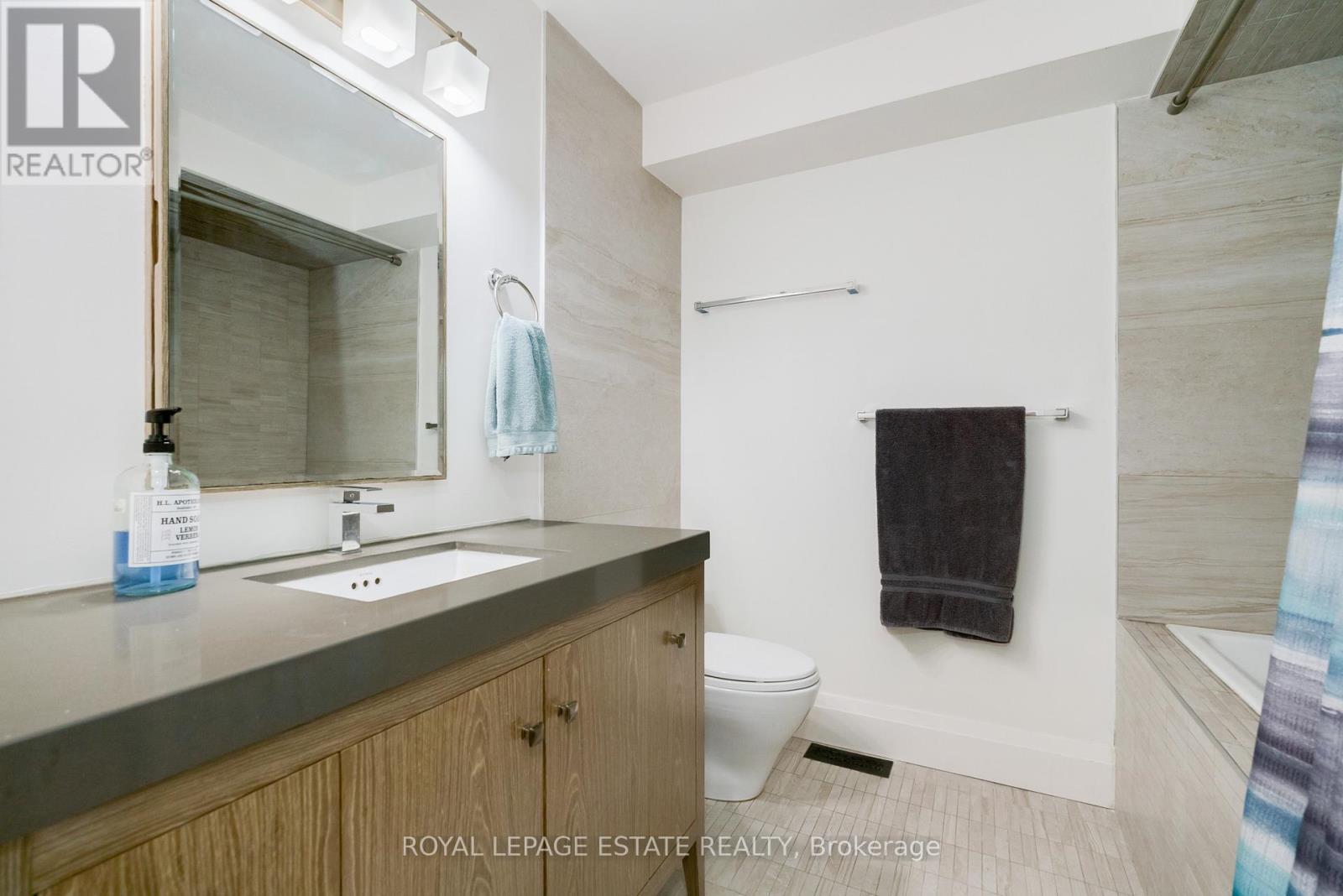 18 Bastedo Avenue, Toronto, Ontario  M4C 3M7 - Photo 22 - E12387599