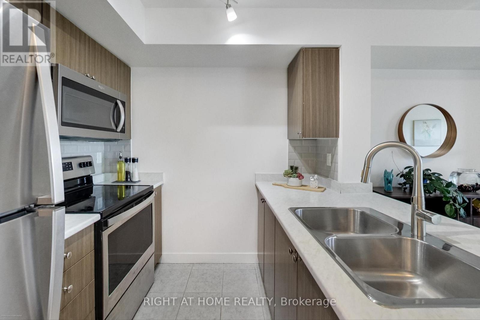 706 - 1346 Danforth Road, Toronto, Ontario  M1J 0A9 - Photo 3 - E12387625