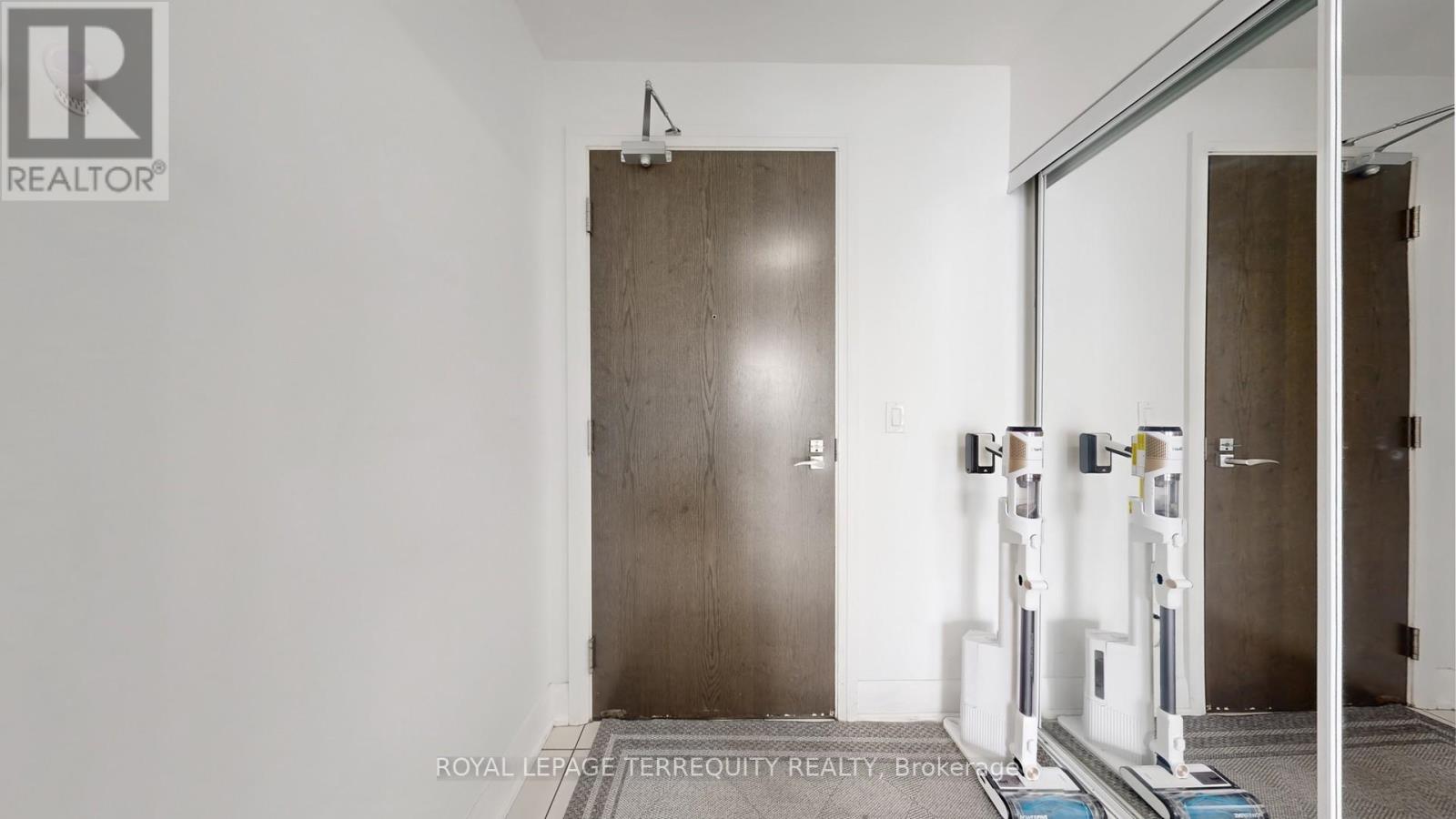 910 - 2900 Highway 7 Street, Vaughan, Ontario  L4K 0G3 - Photo 37 - N12387631